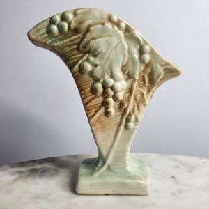 McCoy Grapes Fan shaped ceramic vase Vintage Pottery brown green 1940s deco